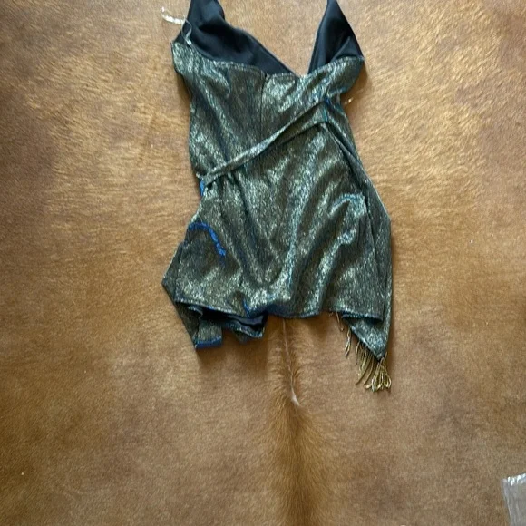 Elegant Glitter Dress - Picture 10 of 11